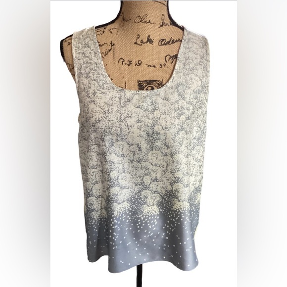 Vera Wang Tops - Pretty Vera Wang sleeveless blouse, L, pale yellow and gray. Drapes beautifully.